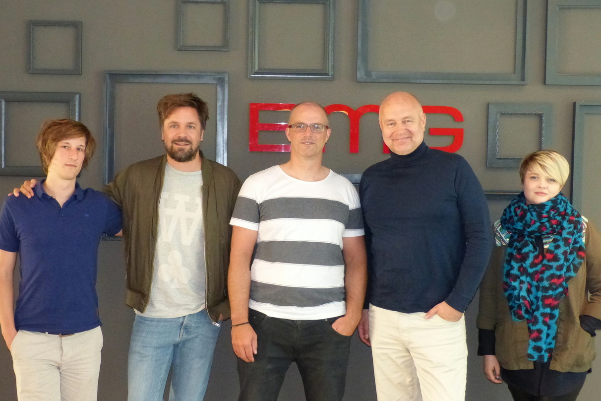Vereinbarten eine Zusammenarbeit: Marian Wolf (Manager International Repertoire BMG), Maik Pallasch (VP German Repertoire BMG), Ivo Moring, Thomas Scherer (Senior Vice President Internatio...