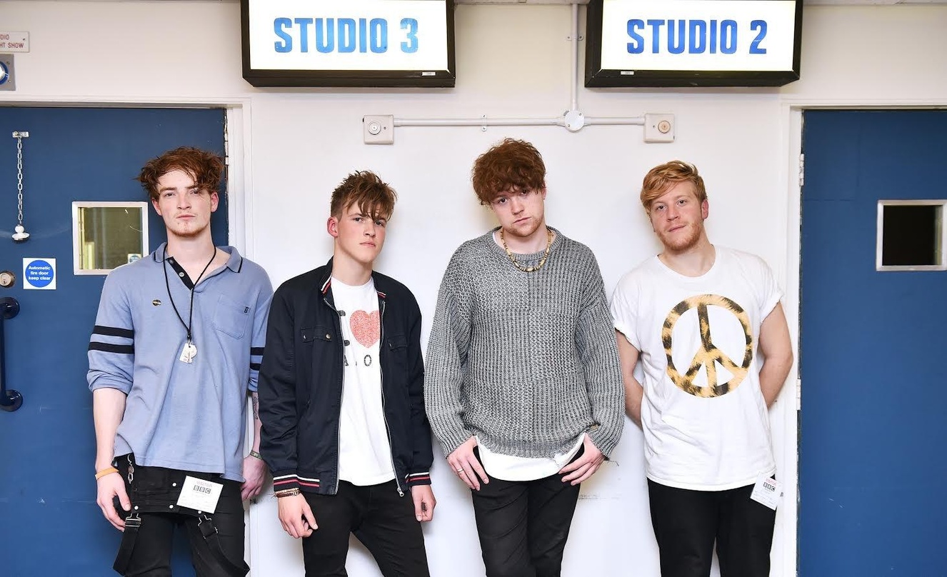 Stehen posthum ganz vorn in den britischen Longplay-Charts: Die Mitglieder der Formation Viola Beach