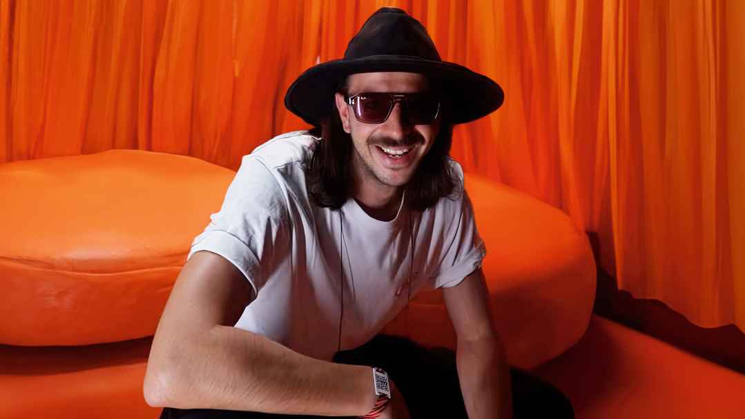 Erklärt Details zur Kampagne Flex mit Axe: Mateusz Schreiber (Managing Director Substanz.Berlin).