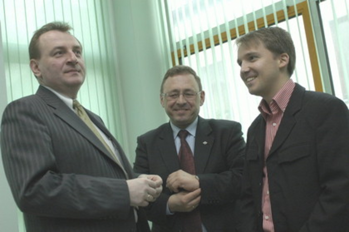Trafen sich in Polen (v.l.n.r.): Leonard Malcharczyk (Vizekonsulat der Bundesrepublik Deutschland in Oppeln), Ryszard Galla (Sejm-Abgeordneter der deutschen Minderheit) und Toby