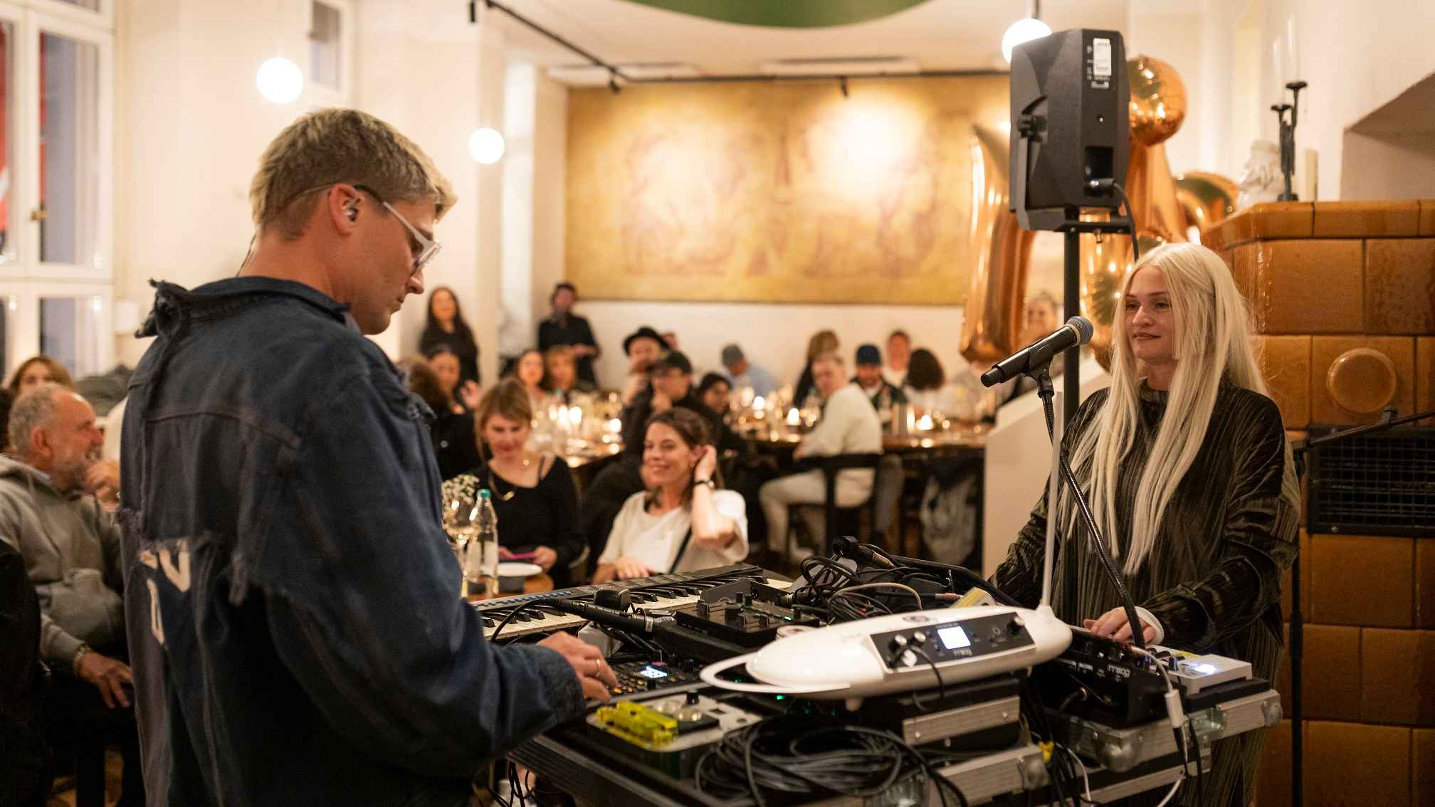Traten beim BMG-Dinner auf: Ätna.