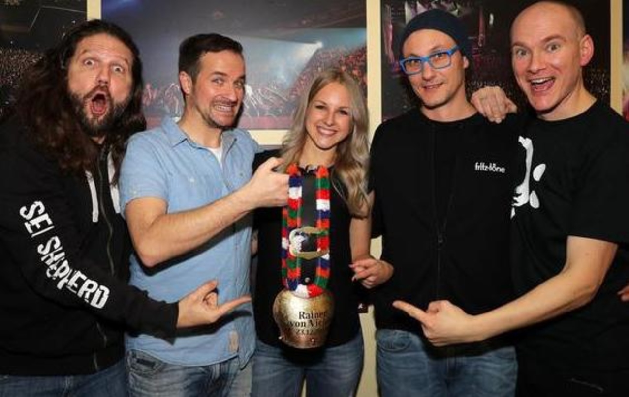 Bei der Award-Verleihung (von links): Sebastian Schwab, Michael Schönmetzer (beide Rainer von Vielen), Anna Hamberger (Marketing, bigBox Allgäu) Daniel Schubert und Rainer Hartmann (beide ...