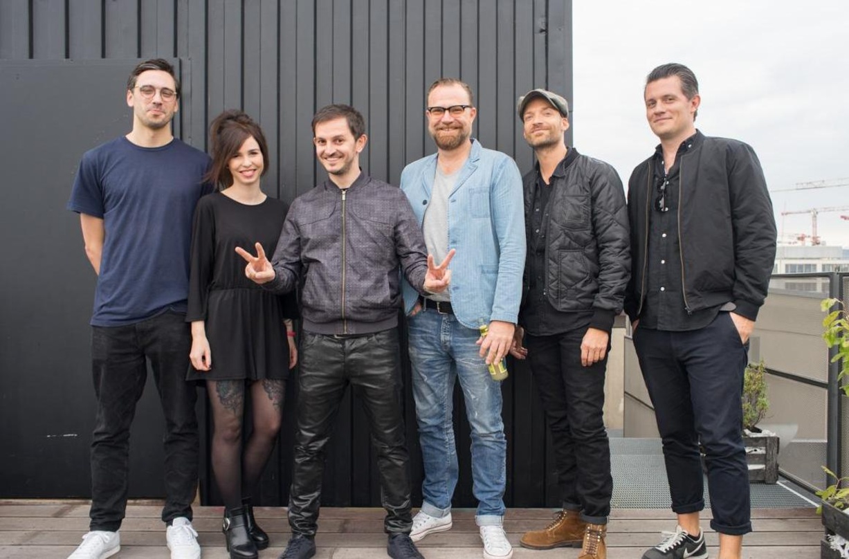 Besiegelten den internationalen Vertrag (von links): Patrick Pitz, Laura Kneip (beide UMPG), Burak Yeter sowie Markus Wenzel, Ingo Heinzmann und Thomas Vidovic (alle UMPG)