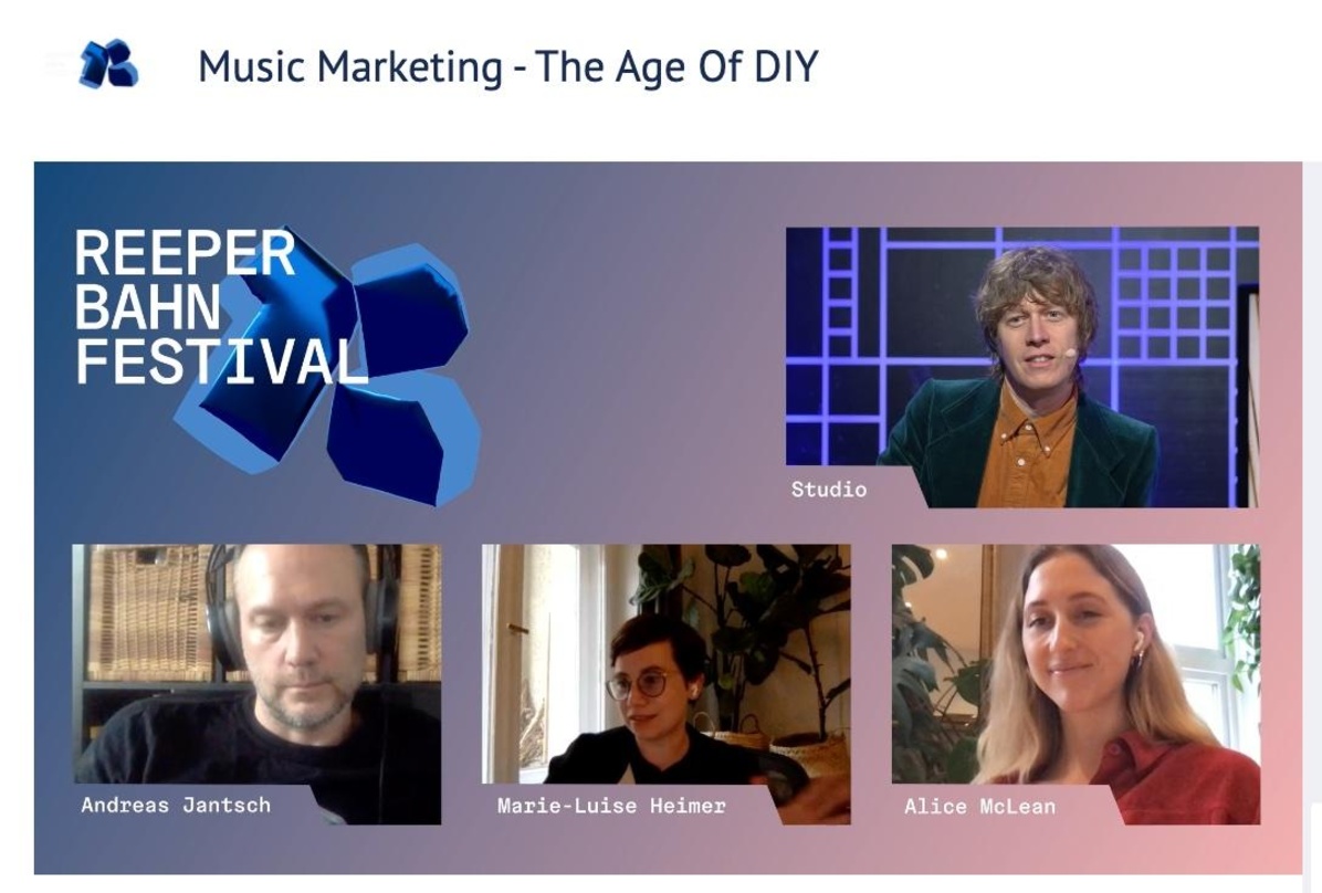 Musikmarketing-Experten unter sich: Moderator Joe Sparrow (obn) mit (von links) Andreas Jantschen) mit (von links) Andreas Jantsch, Marie-Luise Heimer und Alice McLean