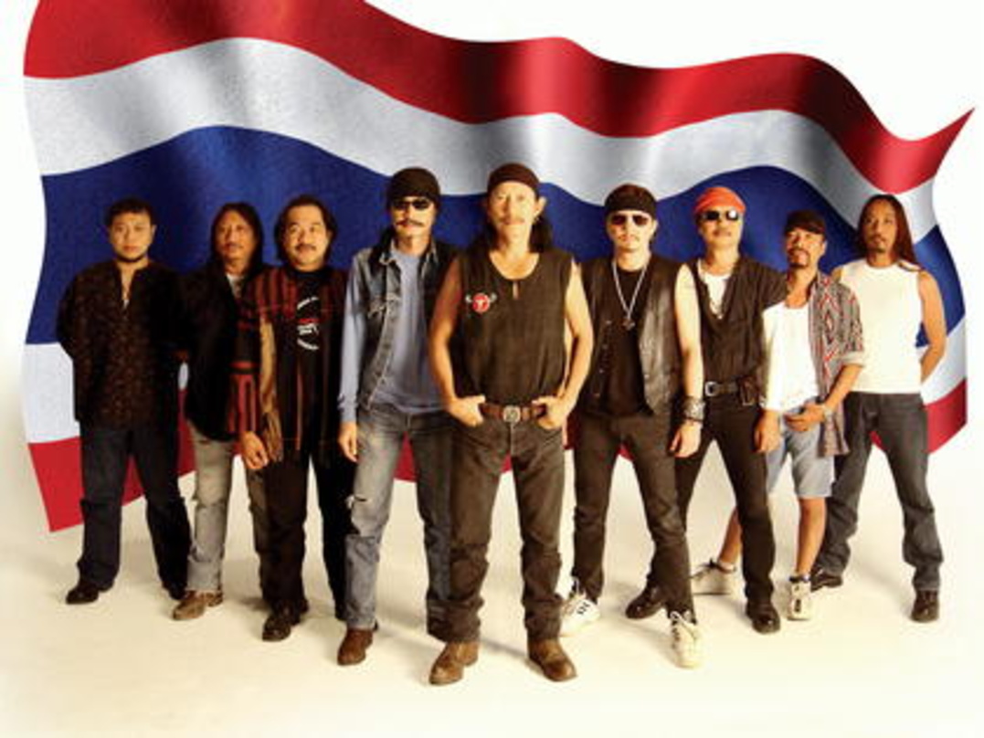025493adcb6cb2dfdecc8c21a285f71bff6f8f76d698dd9122249b3e0c8cd39e Wird in Thailand als Legende betrachtet: die Rockband Carabao