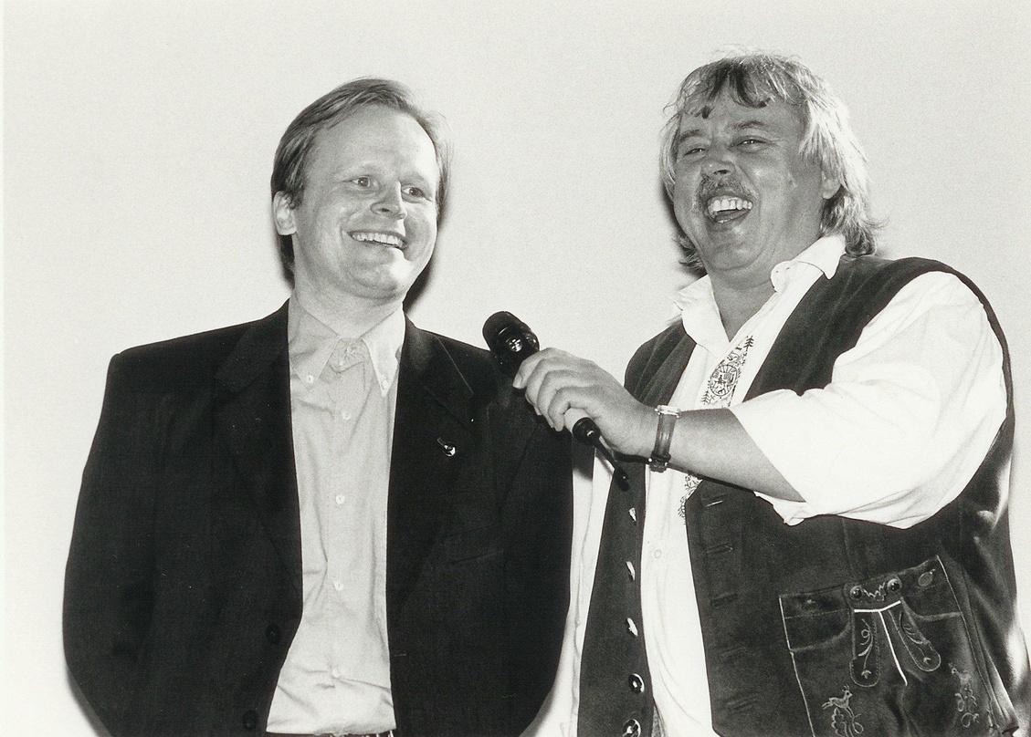 Verstorben: Wolfram Seubert (rechts), hier mit Herbert Grönemeyer bei einer EMI-Vertriebstagung in den 80er-Jahren in Bayern