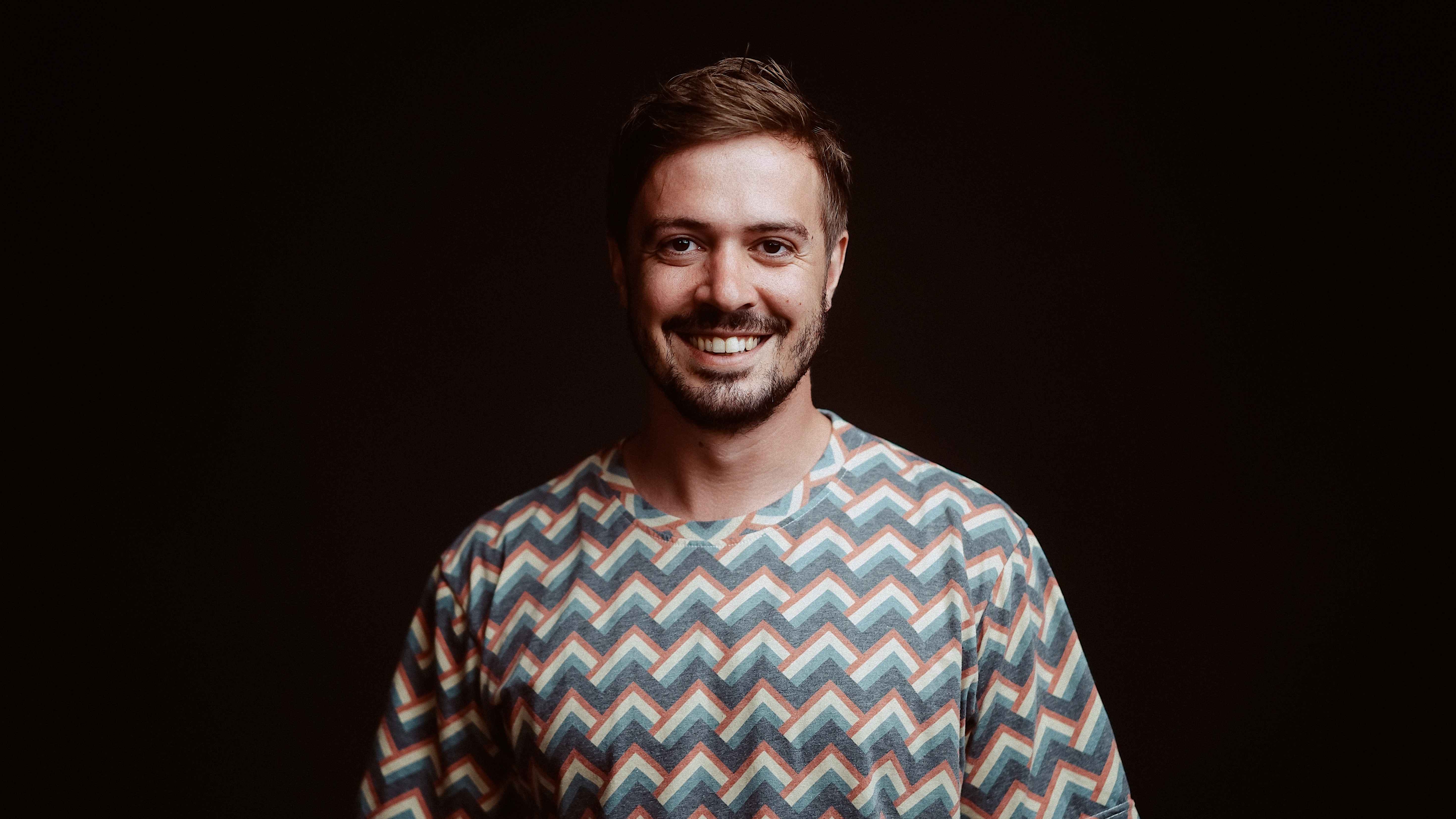 Eröffnet mit seiner Keynote das Branchenevent: David Stammer, Dozent für KI & Musik und Digitales Musikmarketing an der Popakademie Baden-Württemberg und Doktorand an der Technischen Unive...
