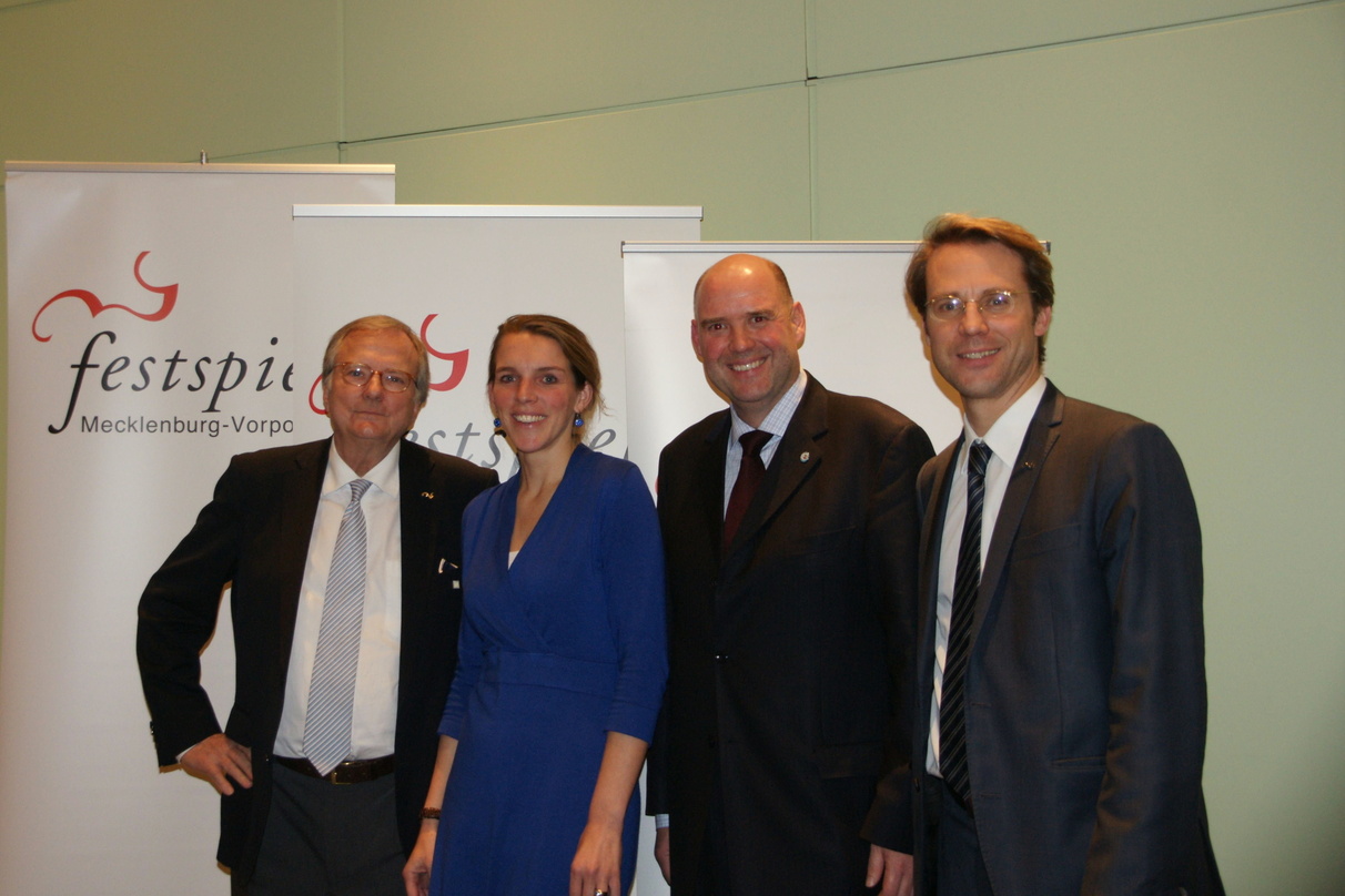 Intensivieren die Kooperation (von links): Dr. Matthias von Hülsen, Juliane Tegtmeyer, Michael Ungerer (AIDA) und Dr. Markus Fein