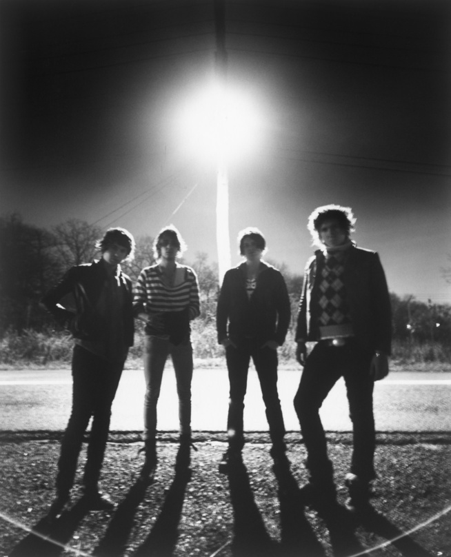 Stellen ihr neues Album live vor: die Kooks
