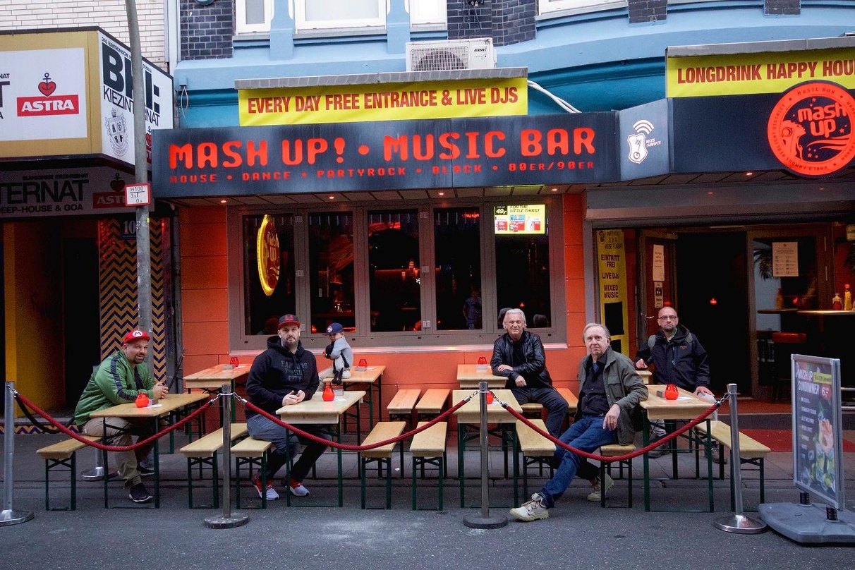 Beim DJ Meeting 2020 (von links): Ralf Picka, Mario Lippert, El Brutalo der Zerstörer (alle Plattemann), Hans Cuny (Roba), Hayo Lewerentz (Managing Director Edition Melodymajor) und Verans...