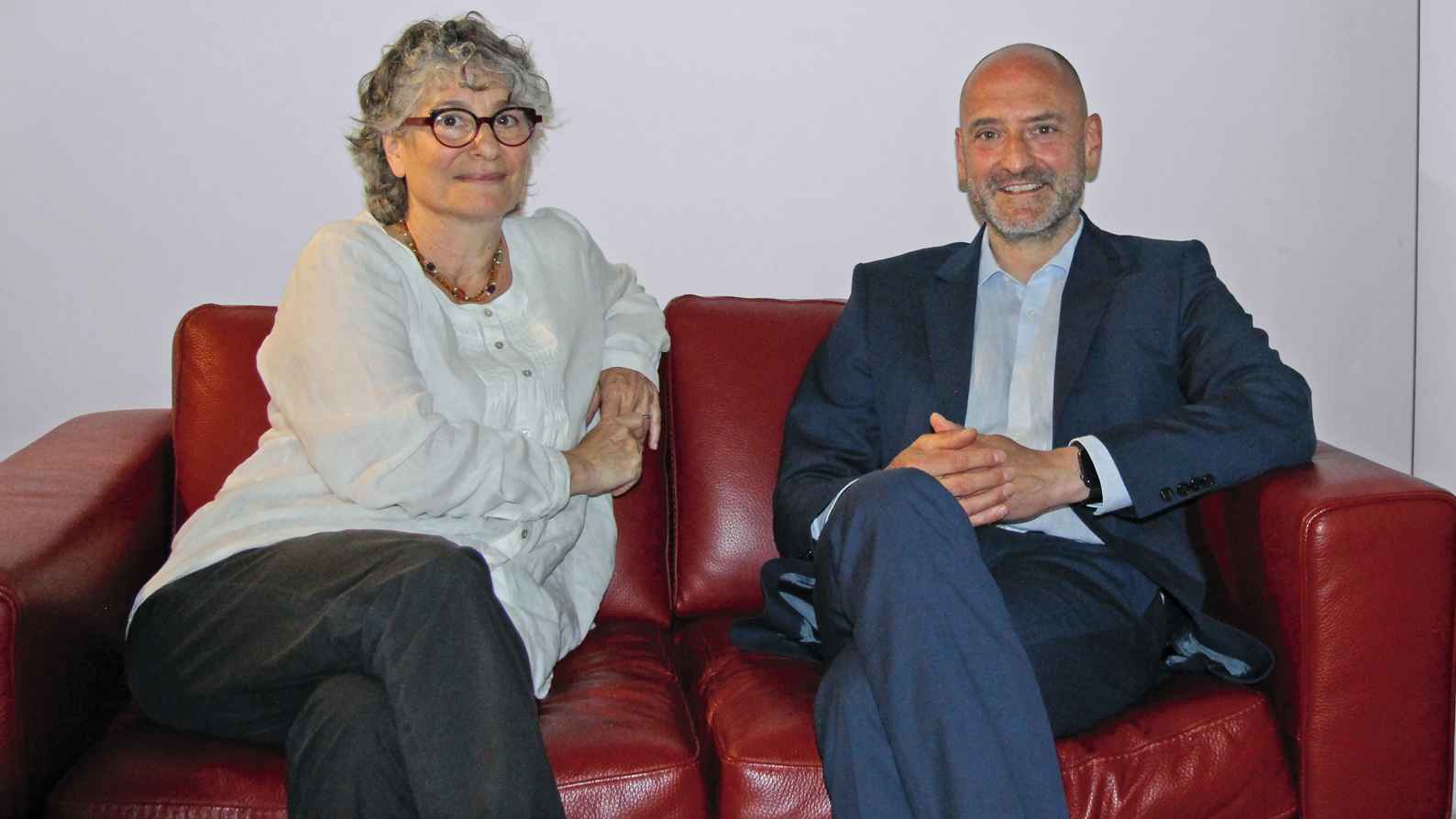 Haben für den BOLA ein Konzept gesucht, das den Preis vom LEA unterscheidet: Sonia Simmenauer und Johannes Everke auf der MusikWoche-Couch.