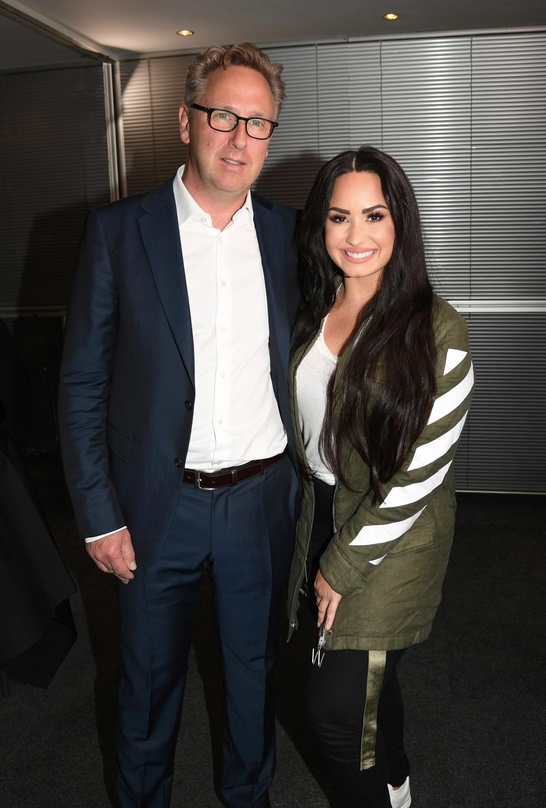 Stellten die Kampagne vor: Demi Lovato und Heinrich Deichmann (Vorsitzender des Verwaltungsrats Deichmann)