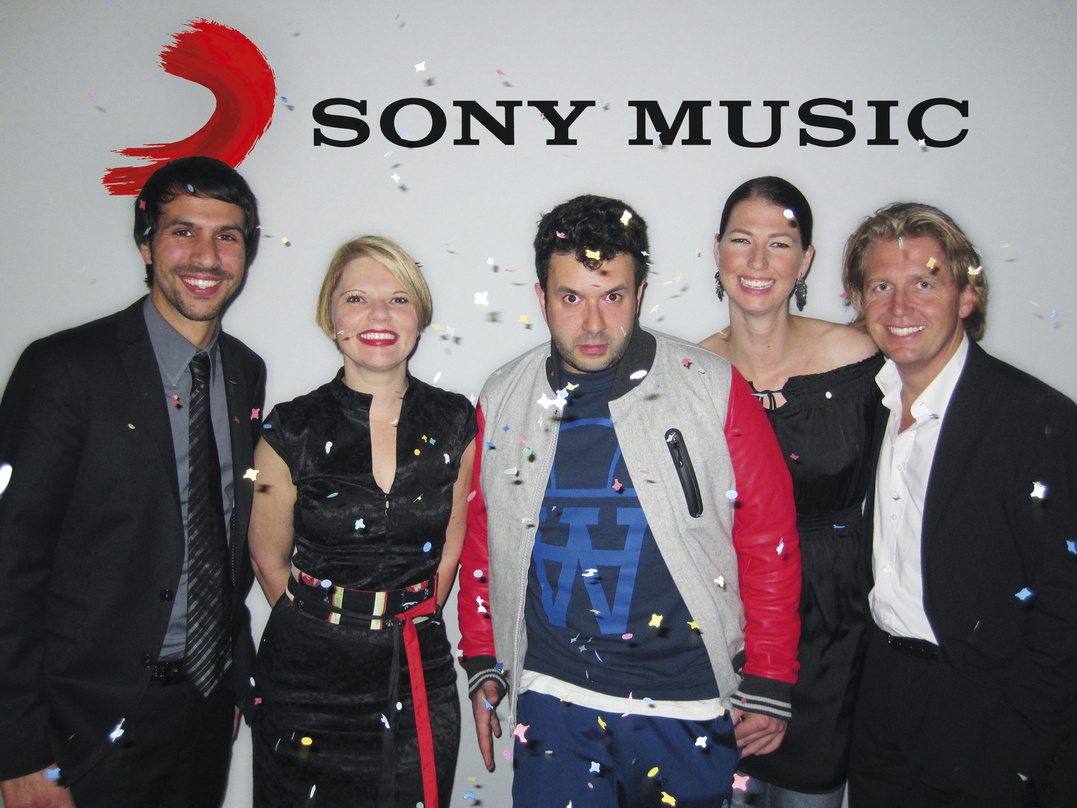 Neue Partner (v.l.n.r): Sven Schäferkord (Director Spassgesellschaft), Tina Funk (Managing Director Creative-Lobby/Management Oliver Polak), Oliver Polak, Marcella Sieder (Senior Product M...