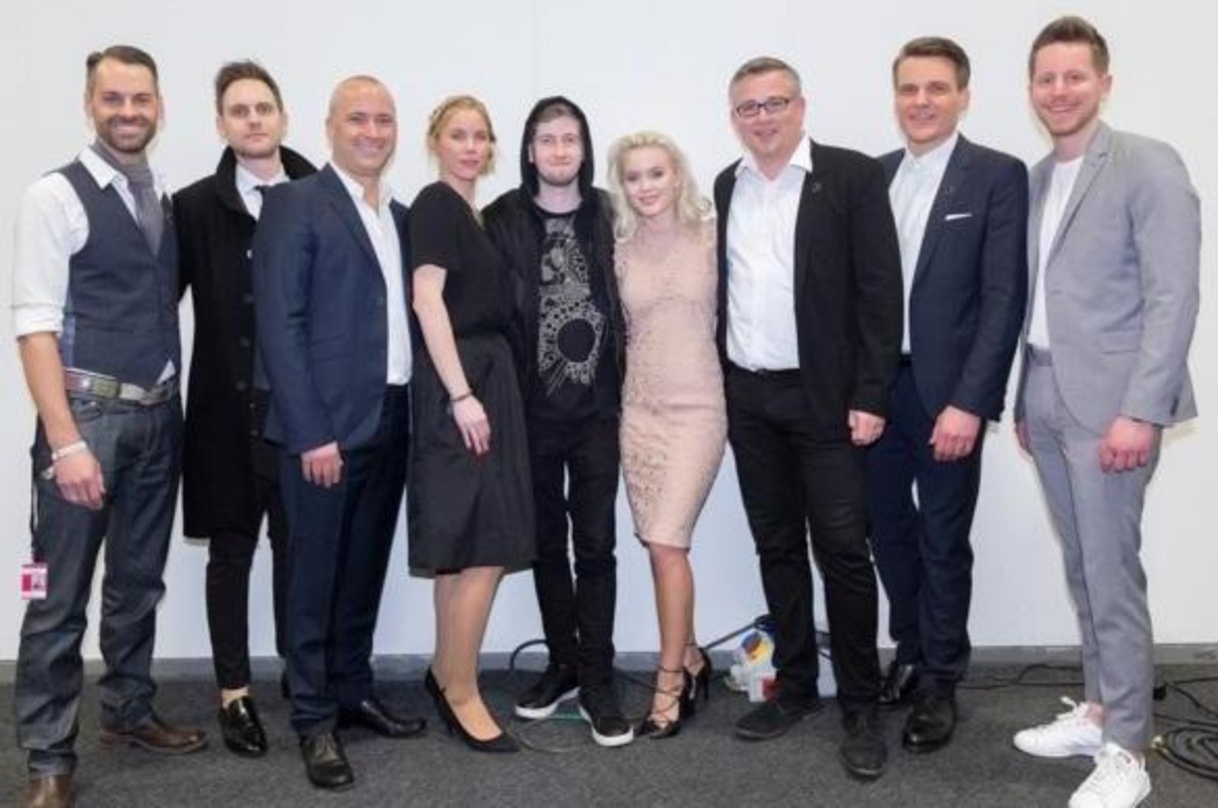 Trafen sich beim Empfang von Sony: Florian Ziesmer (Director Promotion International Sony Music International ), Luca Weinrauch (Head Of Digital Sony Music International), Stefan Goebel (S...