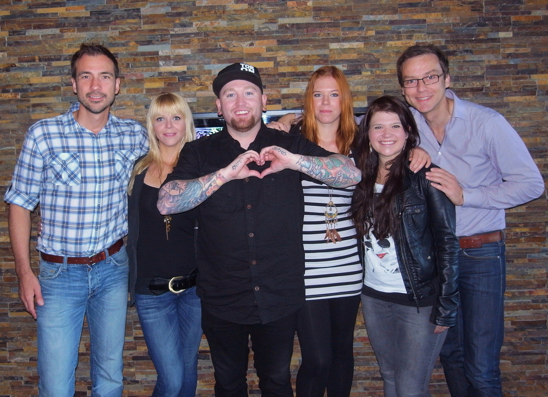 Machen gemeinsame Sache (von links): Trey Mills (Management), Luisa Eisermann (DEAG Music), Jesse-James Cameron (Makeshift Innocence), Stephanie-Kristin Schulze (DEAG Music), Tammy Amstutz...