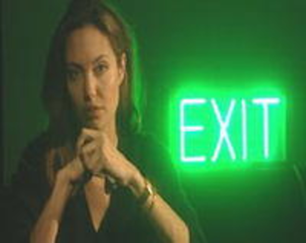 043b7b45ef8f413282258731e5602e3edd7eb4b16e9213690200b12eb0bbd06f Engagiert sich für MTV und "Exit": Angelina Jolie