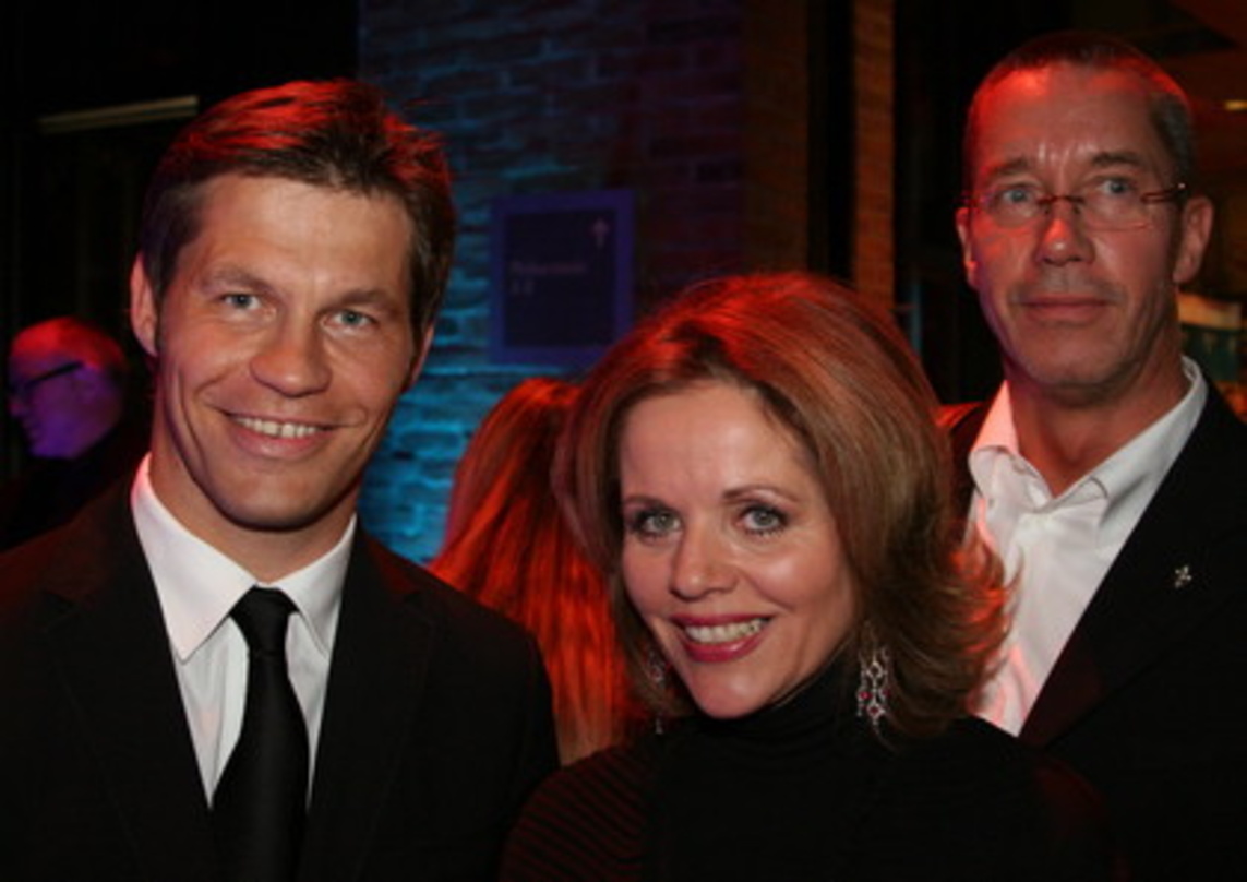 Beim Echo Klassik: Renée Fleming mit Frank Briegmann und Andreas Kluge (r., Universal)