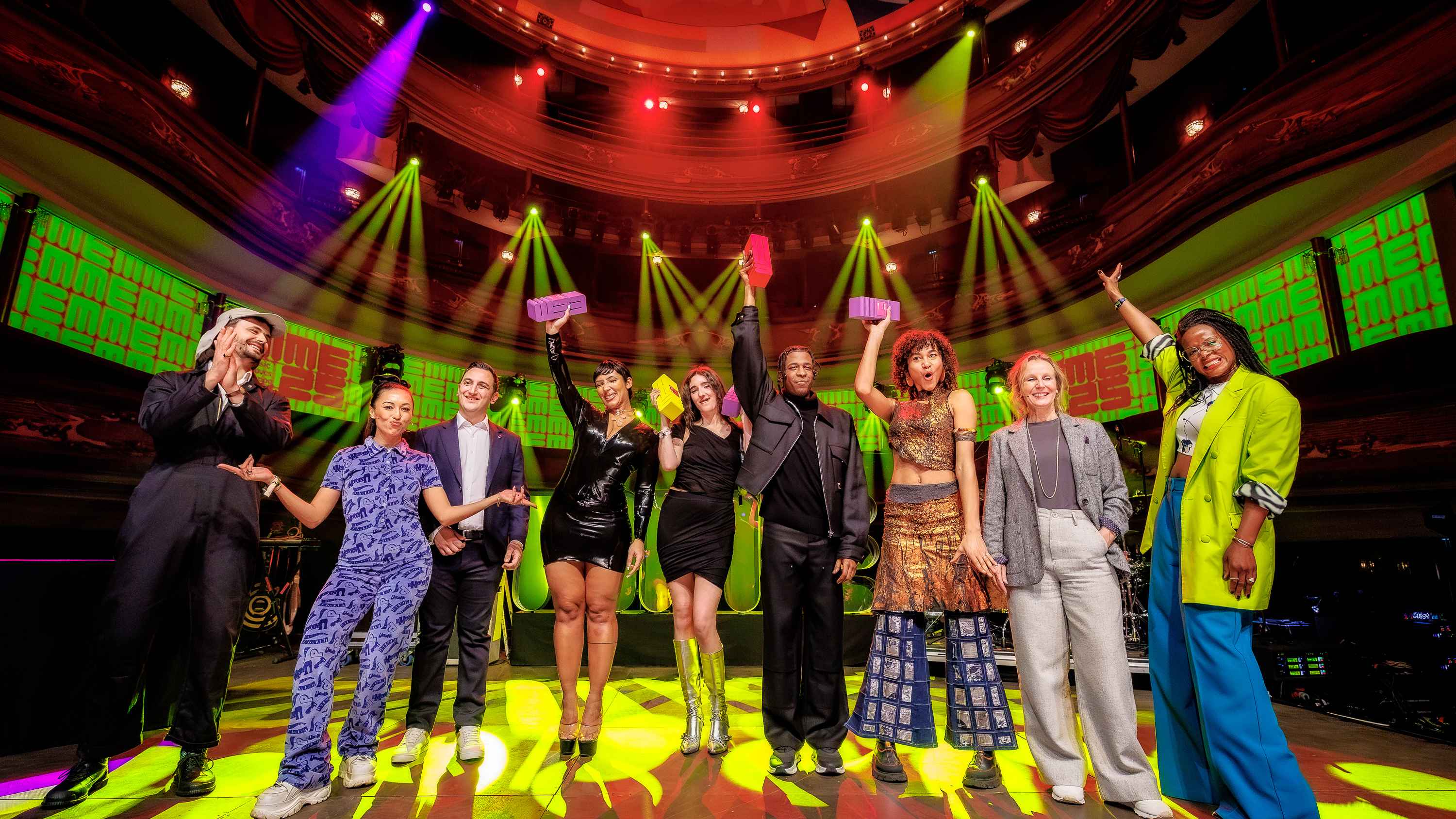 Stiegen wieder in der Stadsschouwburg: die MME Awards, hier das Abschlussfoto.