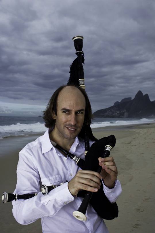 Bringt keltisch-brasilianisches Klangkonglomerat auf die Bühne: Carlos Núnez