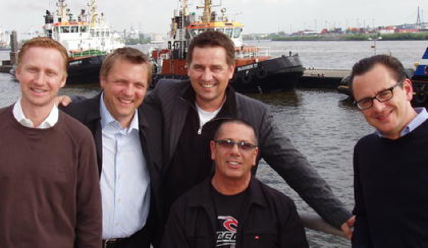 Bauen auf Zusammenarbeit: Manager von de Burgh und sein Team von edel records