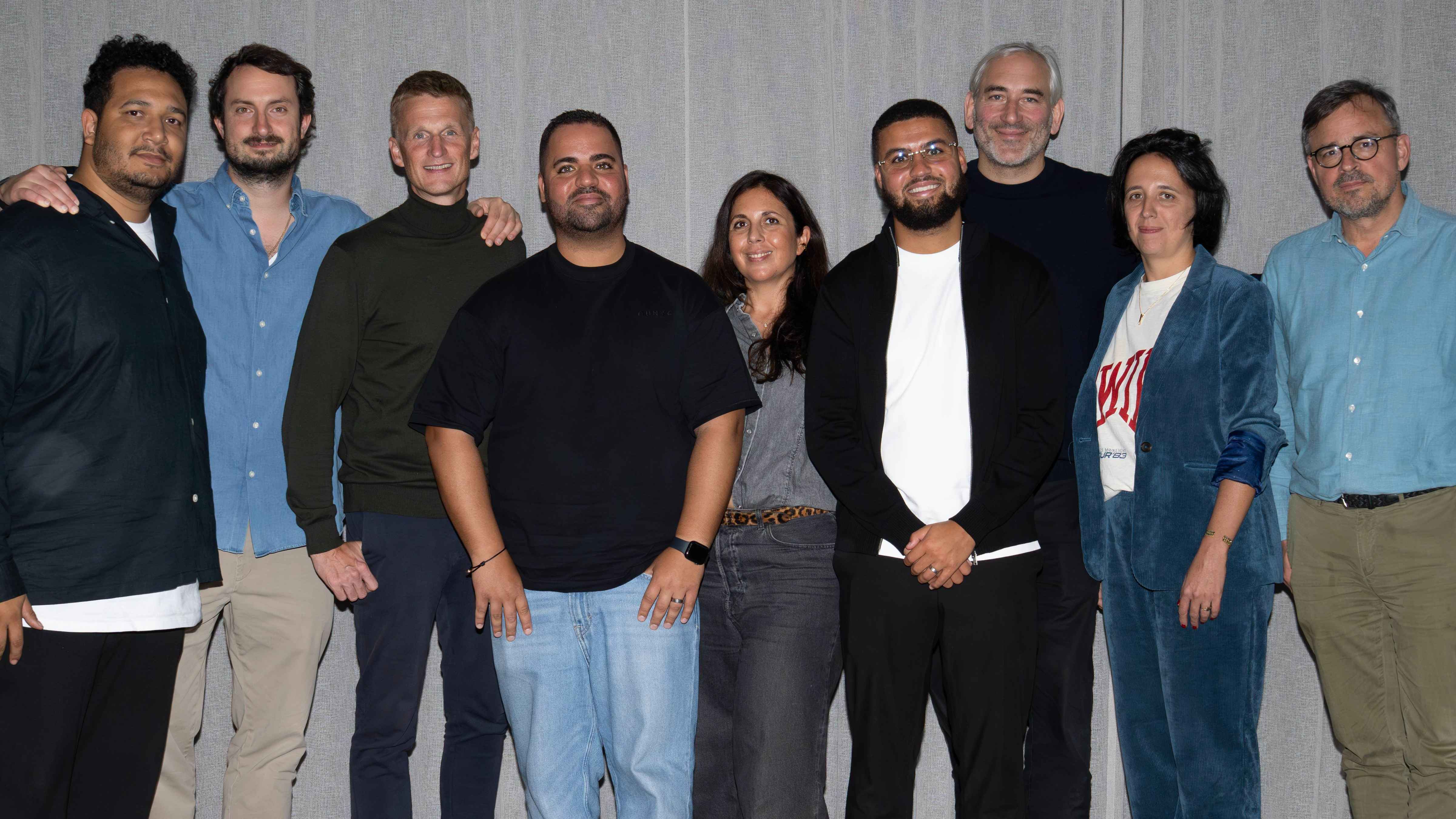 0587320f 9174 4fd3 a93c be4a7e2b2253 Auf dem Gruppenfoto abgebildet (von links): Jean-Sebastien Permal, Julian P. Erhardt, Toon Martens (alle Sony Music), Redouan Ait Taleb (Avalon Music), Elodie Bensoussan (Sony Music), Anou...