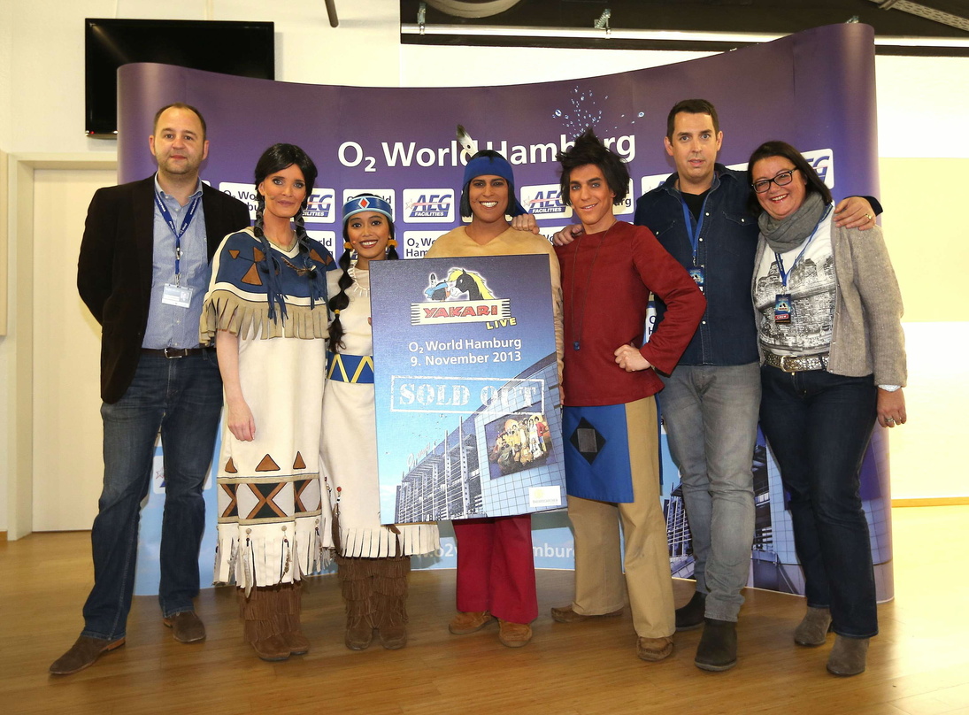 Bei der Preisverleihung (von links): Kai Müller (Senior Event Manager/Program Coordinator O2 World Hamburg), Mirja du Mont, Aloysia Astari, Manuel Lopez, Nico Stank (alle "Yakari"), Thomas...