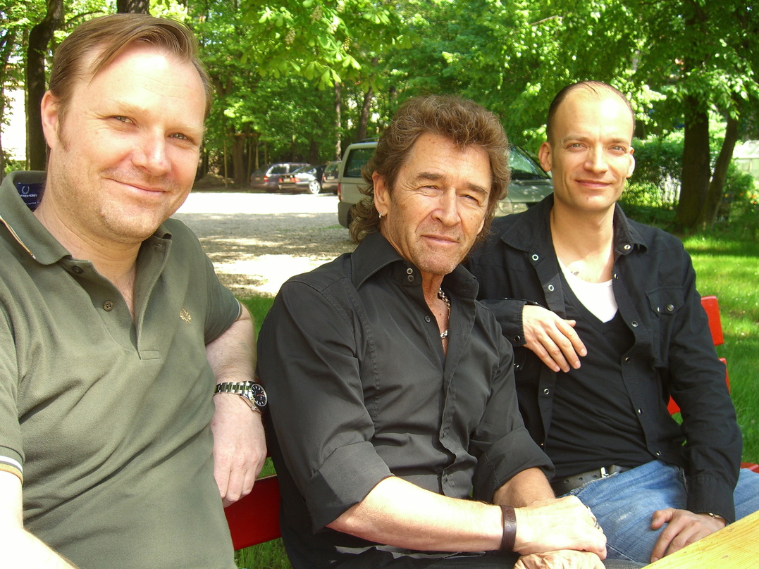 Bei der Vertragsunterzeichnung in Berlin (v.l.n.r.): Markus Wenzel (Managing Director UMP), Peter Maffay und Ingo Heinzmann (Senior Director A&R und Creative UMP)