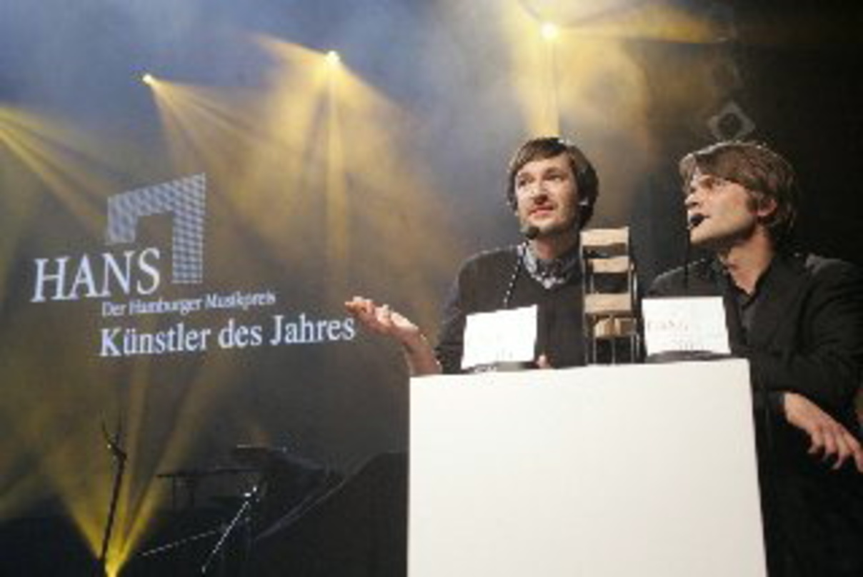 Holten den Hans als Künstler des Jahres ab: Arne Zank (l.) und Jan Müller von Tocotronic