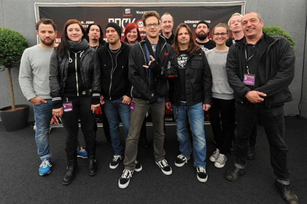 Trafen sich bei Rock am Ring: Die Teams von Epic und Black Mob mit der Formation Newsted||Trafen sich bei Rock am Ring/Rock im Park (von links): Patrick von Strenge (Director Marketing Col...