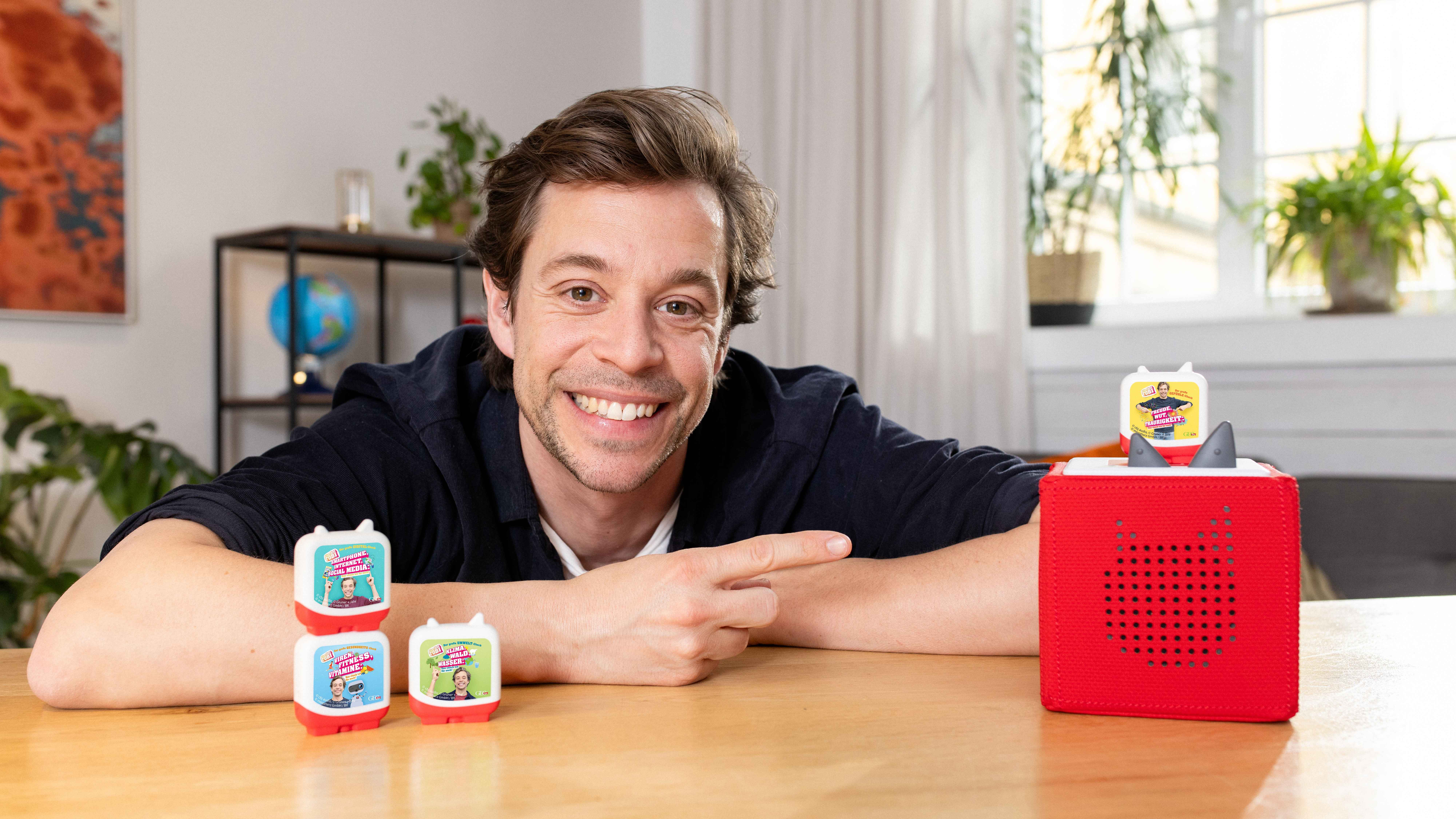 07473ba7 63b3 436b bcdd d2d938c39115 Setzt seine Karriere als Wissensvermittler für Kinder jetzt mit tonies fort: Tobias Krell alias Checker Tobi.