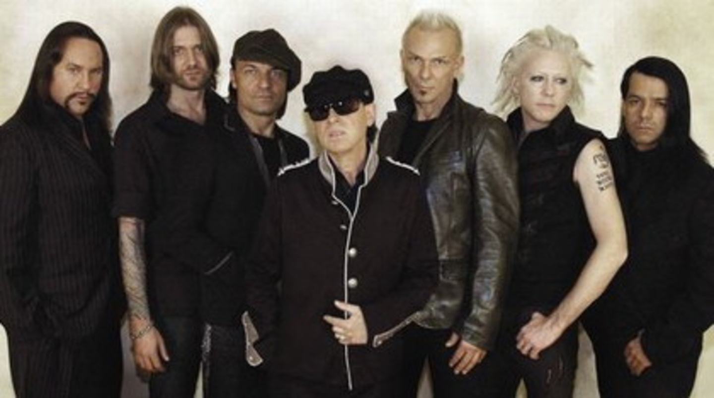 Arbeiteten am Album (v.l.n.r.): Desmond Child, James Michael, Matthias Jabs, Klaus Meine, Rudolf Schenker, James Kottak und Pawel Maciwoda