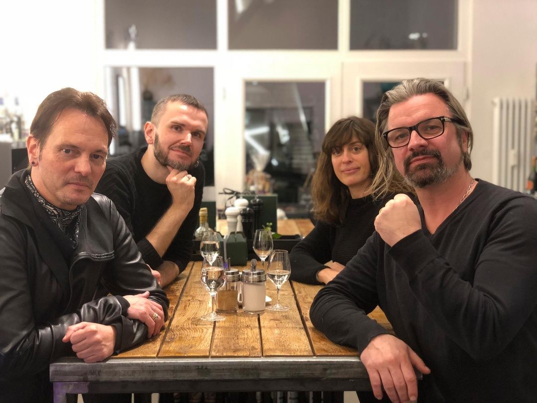 07a2d3cac76bdf84a62be62f417df6d598532c7be82d66bfabe1b9dbee11858a Haben sich gefunden (von links): Eric Burton (Managing Director Celsius Management), Thomas Thyssen (Head of Berlin-Office Celsius Management), Kira Wehland (Management Henning Wehland) un...