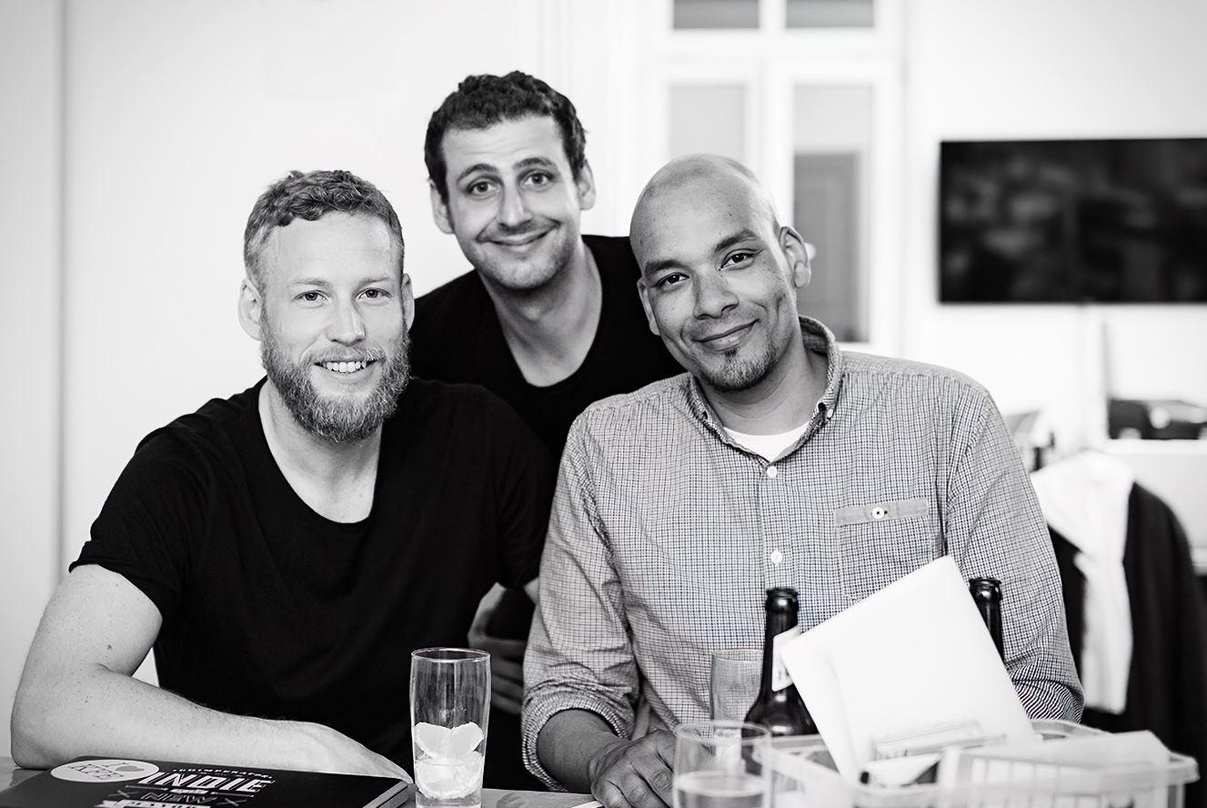 Standen Rede und Antwort (von links): Sebastian Andrej Schweizer, Niko Papadopoulos und Kodimey Awokou
