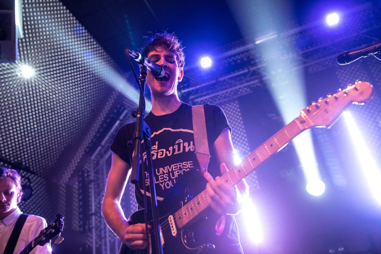 Kommen auf bislang zwei ETEP-Shows: Roosevelt aus Köln, hier bei ihrem Eurosonic-Auftritt im Huize Maas 2017