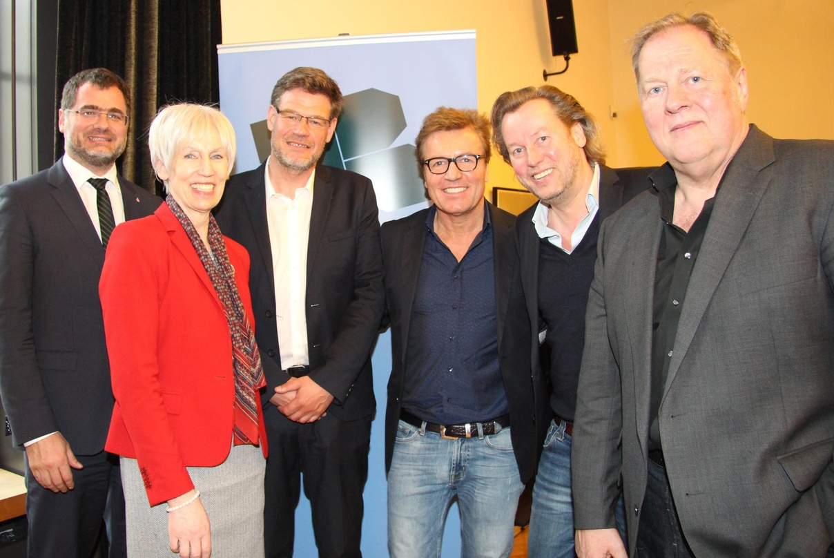 Beim vierten Netzwerktreffen unter dem Motto Reeperbahn Festival Echo Edition (von links): Wolfgang Schmidt, Barbara Kisseler, Alexander Schulz, Bernd Dopp (Chairman & CEO Warner Music Cen...