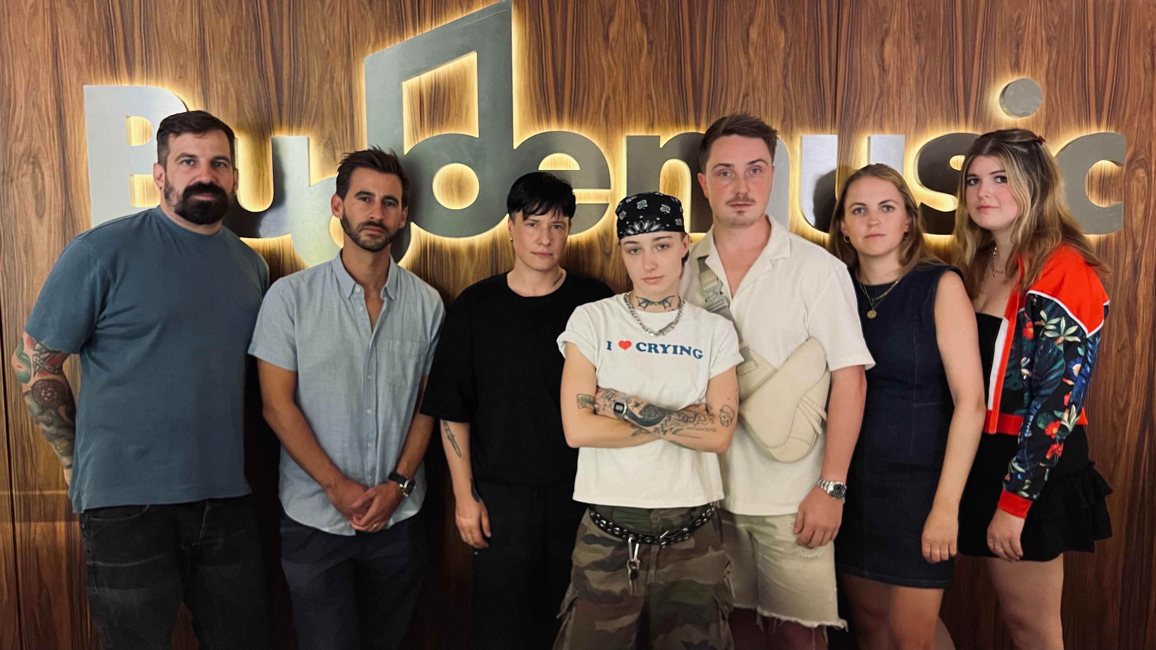 Arbeiten künftig zusammen (von links): Jan-Simon Wolff (Head of A&R), Benjamin Budde (CEO, beide Budde Music Publishing), Lian Steinhäuser (Management becks), becks, Eugen Kazakov (Managin...