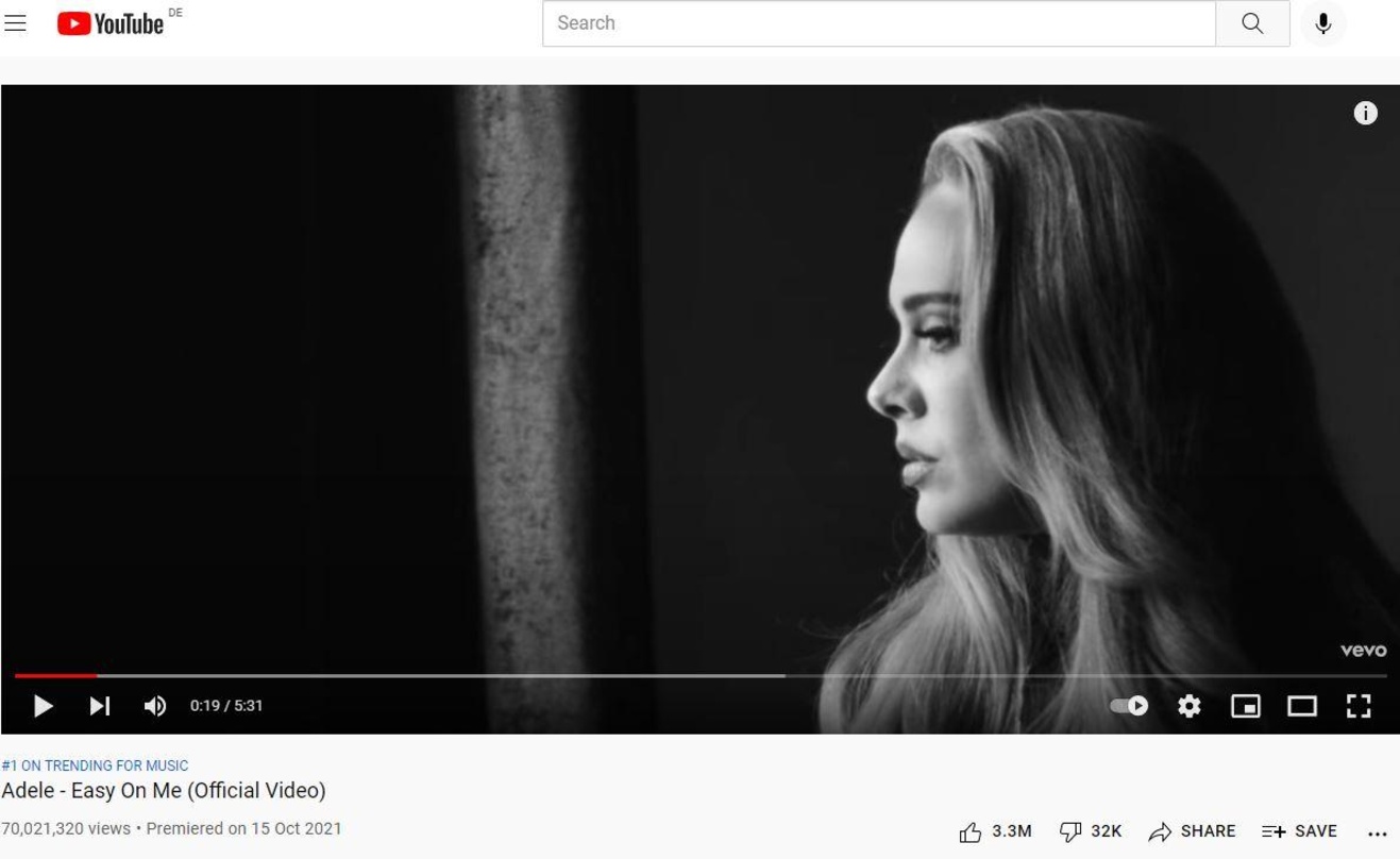 Bei YouTube und Spotify am Wochenende unangefochten an der Spitze: Adeele mit "Easy On Me"