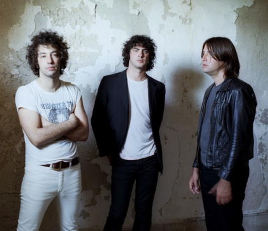 Erfolgreicher Soloausflug mit Unterstützung vieler Freunde: Albert Hammond Jr. (Mitte)