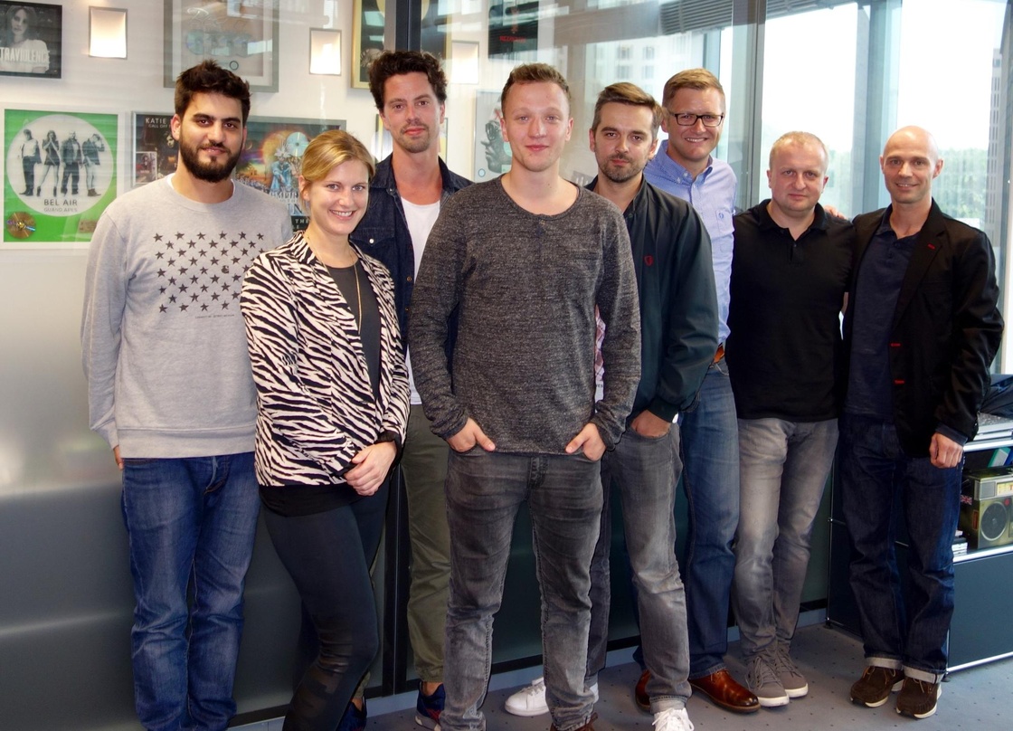 Arbeiten in Verlagsangelegenheiten künftig zusammen (von links): Aksel Picker (A&R Manager Sony/ATV), Sarah Schneider (Repertoire Managerin Sony/ATV), Max Paproth (Head of A&R GSA & Europe...