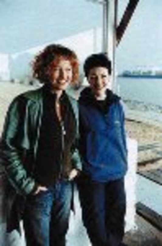 0ad548615fdd69e840de173e7c0f6eac162c1041906aa307cb2c0b2f63539341 Feiern Firmenjubiläum: Birgit-Linda Müller (l.) und Gaby Lauhoff