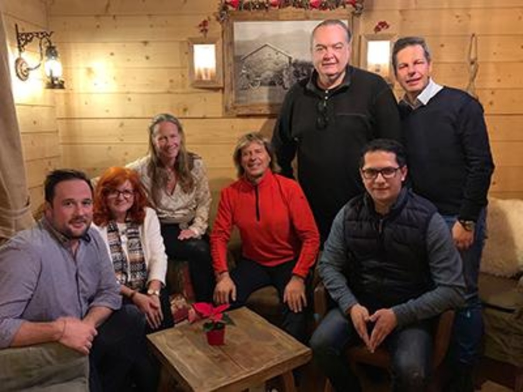 Zu dem Team, das am kommenden Album arbeitet, gehören (von links): Alexander "Xandi" Dimitrov, Elisabeth Angerer, Dagmar Ambach, Hansi Hinterseer, Andreas Rescheneder, Benjamin Mäbert und ...