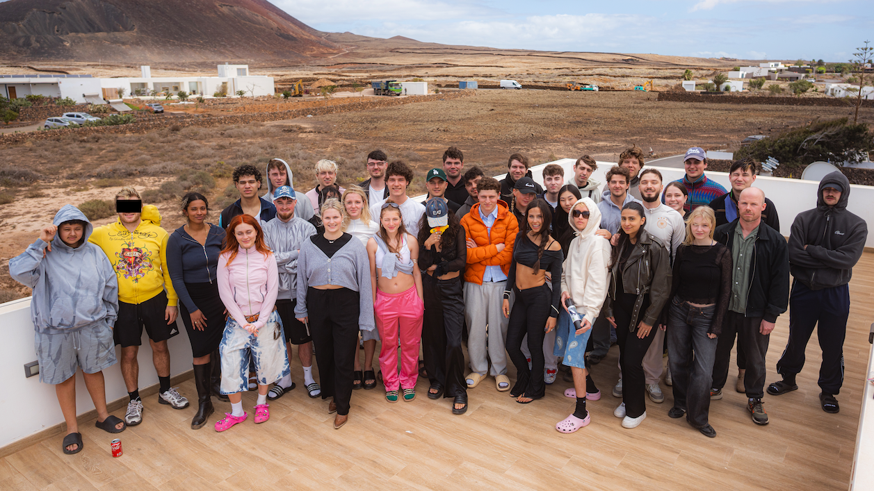 0ba57081 3372 40dd b744 6647cd7aa966 Unter der spanischen Frühjahrssonne: Artists und Mitarbeitende von Bamboo auf Fuerteventura.