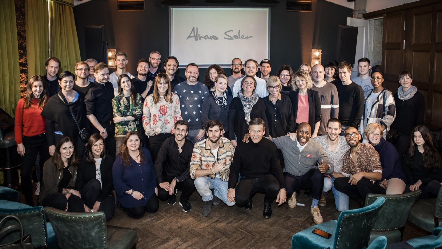Mit dabei im Soho House (vorn, von links): Ulrike Kristen (Universal Music Austria), Maja Arnautovic (Universal Music Austria), Dorota Busz (Universal Music Poland), Benjamin Budde (Manage...