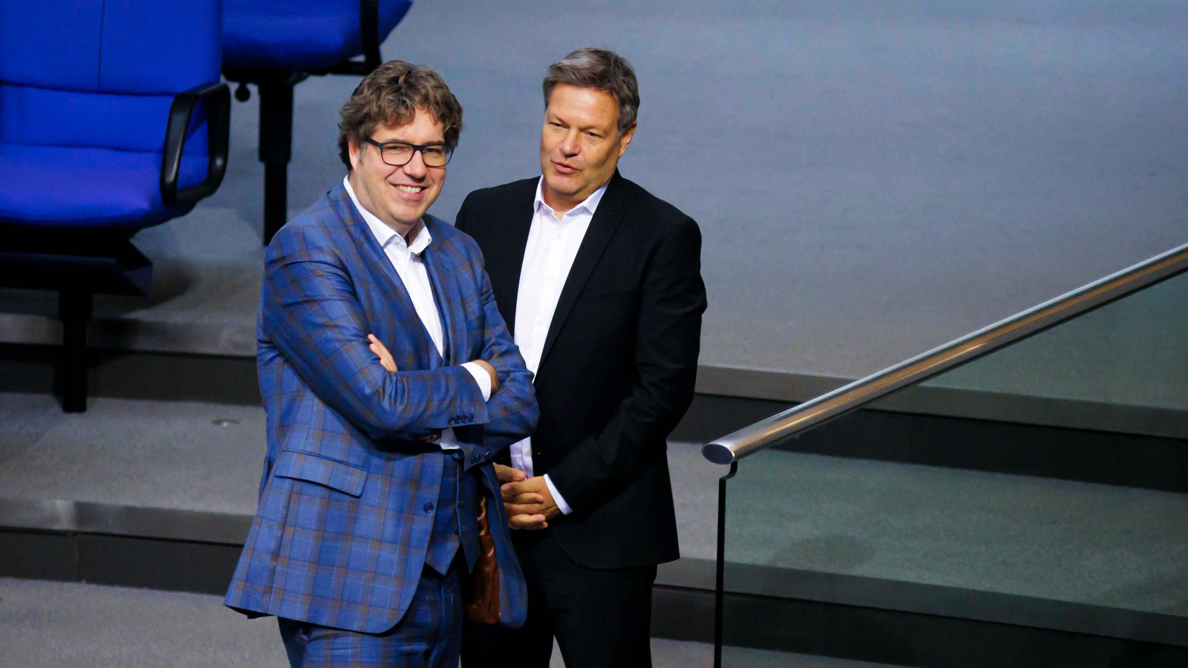 Aktuell noch an der Spitze des deutschen Wirtschaftsministeriums: Michael Kellner (links) und Robert Habeck, beide Bündis '90/Die Grünen.