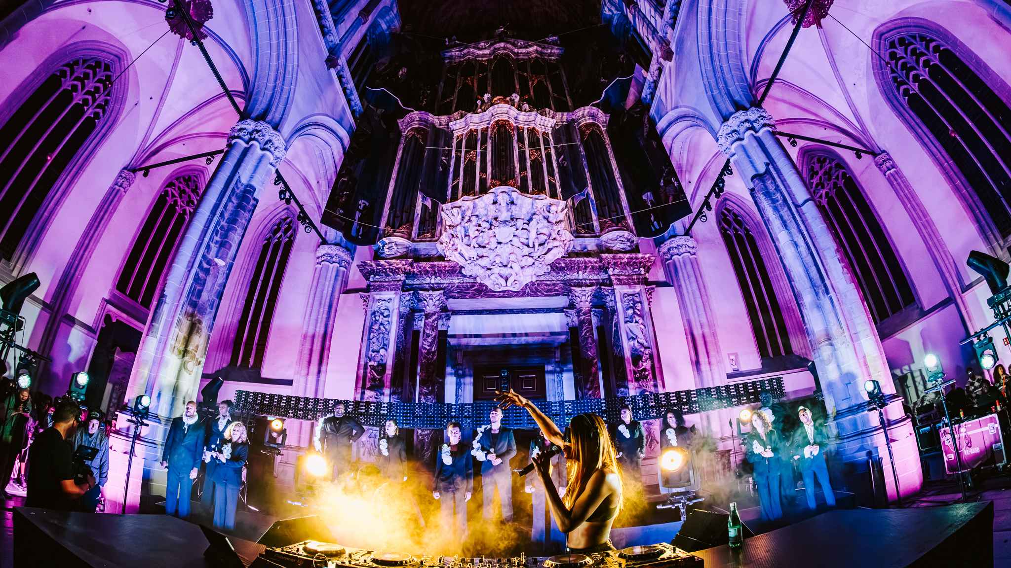 Bot auch ein Happening in einer Amsterdamer Kirche: das Event Black Queer Church am Freitagabend.