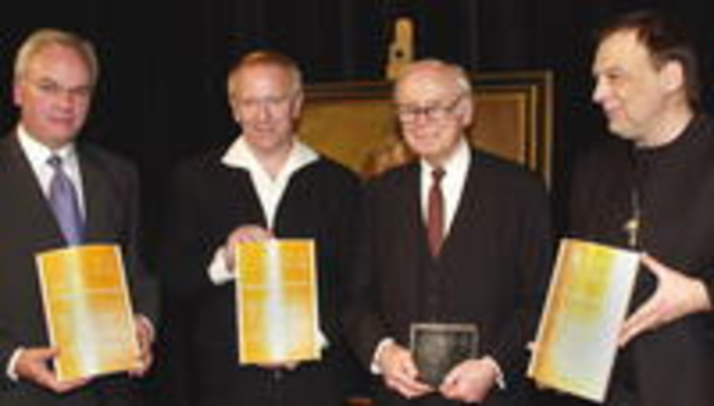 Kulturpreisträger (v.l.n.r.): Peter Christ (Chefredakteur "Stuttgarter Zeitung"), Deville Schober, Vicco von Bülow und Peter Schlenter