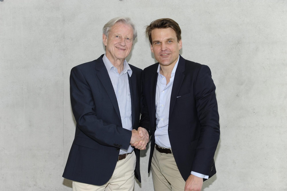Wollen das Lebenswerk von Udo Jürgens weiterhin gemeinsam vermarkten: Freddy Burger (Verwaltungsratspräsident Udo Jürgens Master AG, links) und Philip Ginthör (CEO Sony Music GSA)
