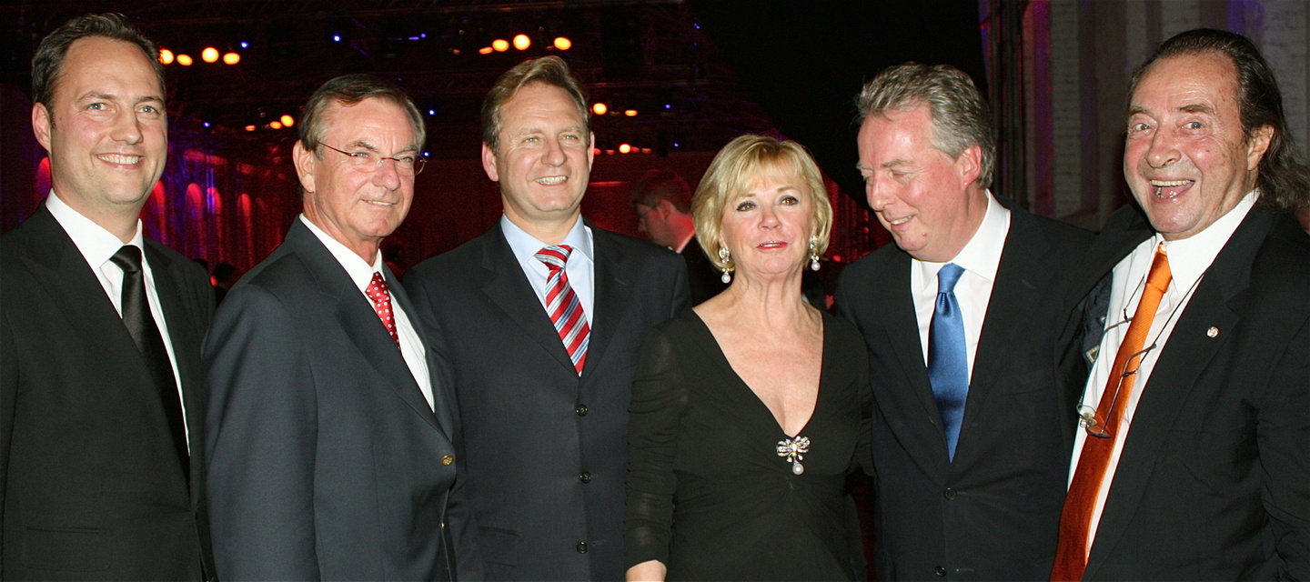 Feierten das Traditionslabel: Bertelsmann und Sony BMG||Gratulierten zum Geburtstag (v.l.n.r.): Edgar Berger, Dr. Gunter Thielen (Vorsitzender des Aufsichtsrats Bertelsmann AG), Hartmut Os...