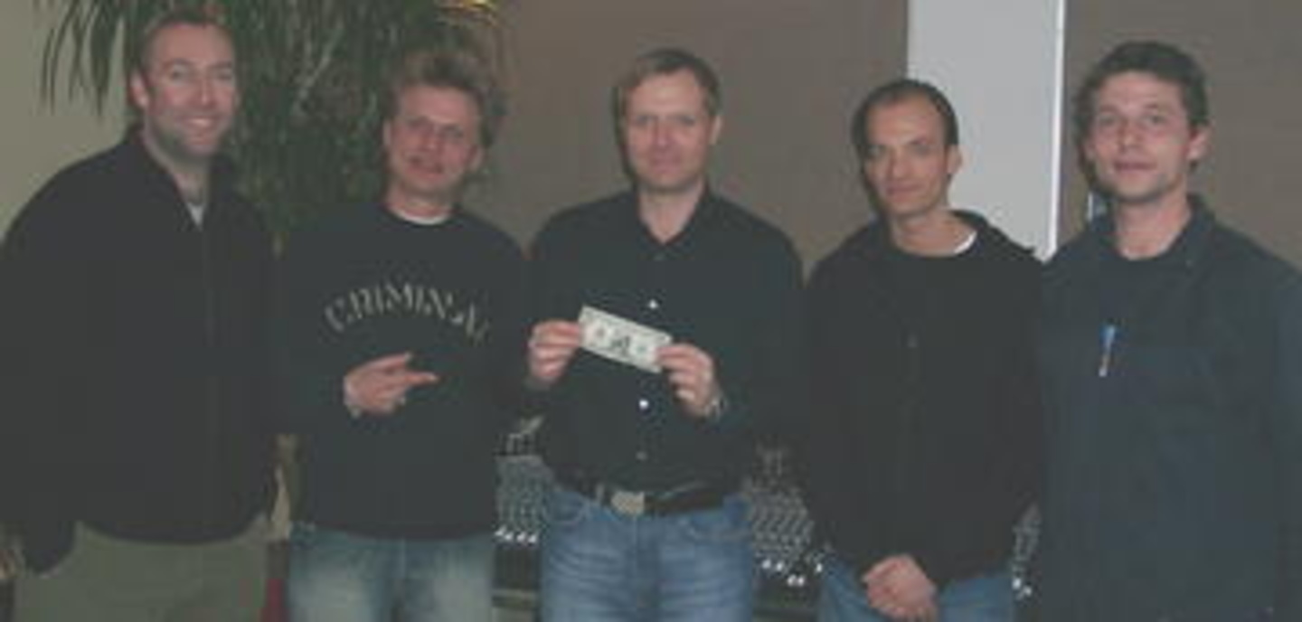 Vereinbarten die Zusammenarbeit (v.l.n.r.): Steve Satterthwaite (Hope Management), Maas, Wenzel, Ingo Heinzmann (A&R Director UMP) und Buttrich
