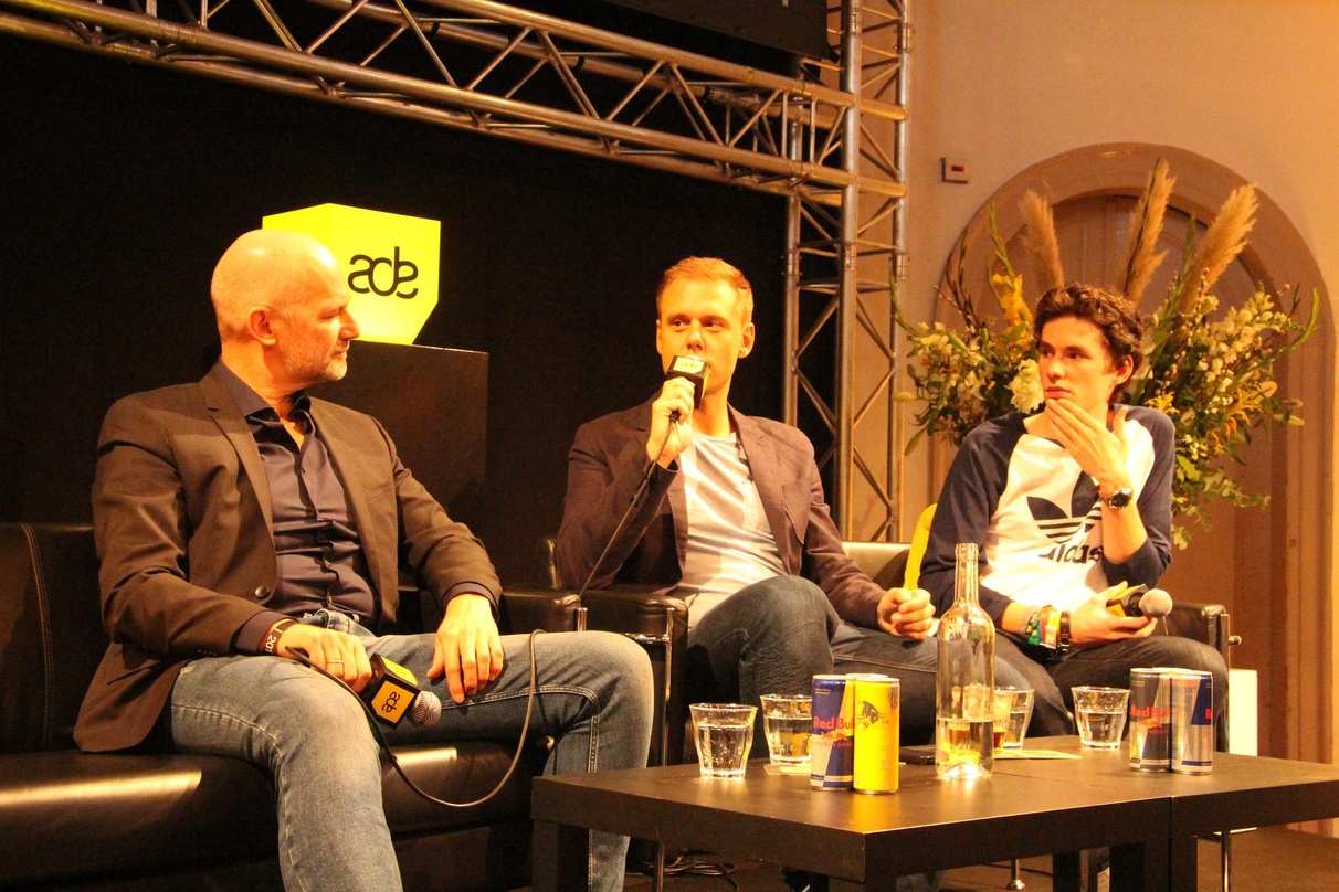 Drei DJ-Generationen beim ADE-Panel "Meeting Of Minds" (von links): Ben Liebrand, Armin van Buuren und Lost Frequencies